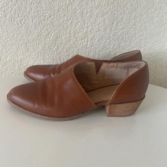 Madewell Lucy Asymmetrical in Leather English Saddle - Picture 5 of 8